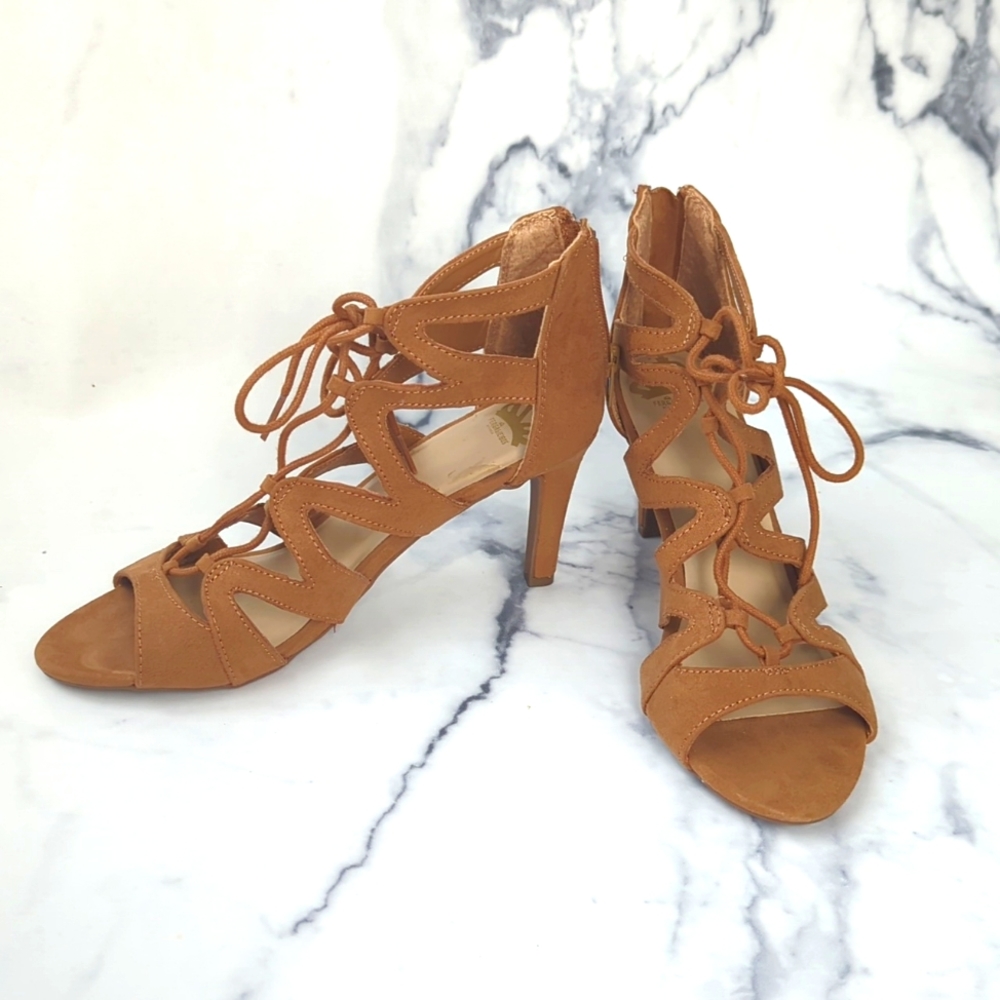 FERGALICIOUS suede heels | size 8